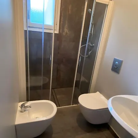 Practical Flat In A In Centre Apartment