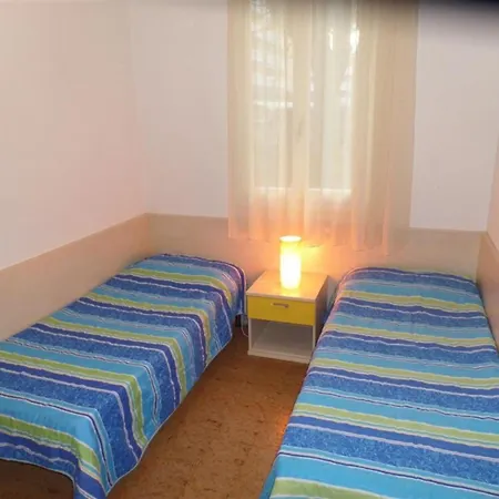 Practical Flat In A In Centre *